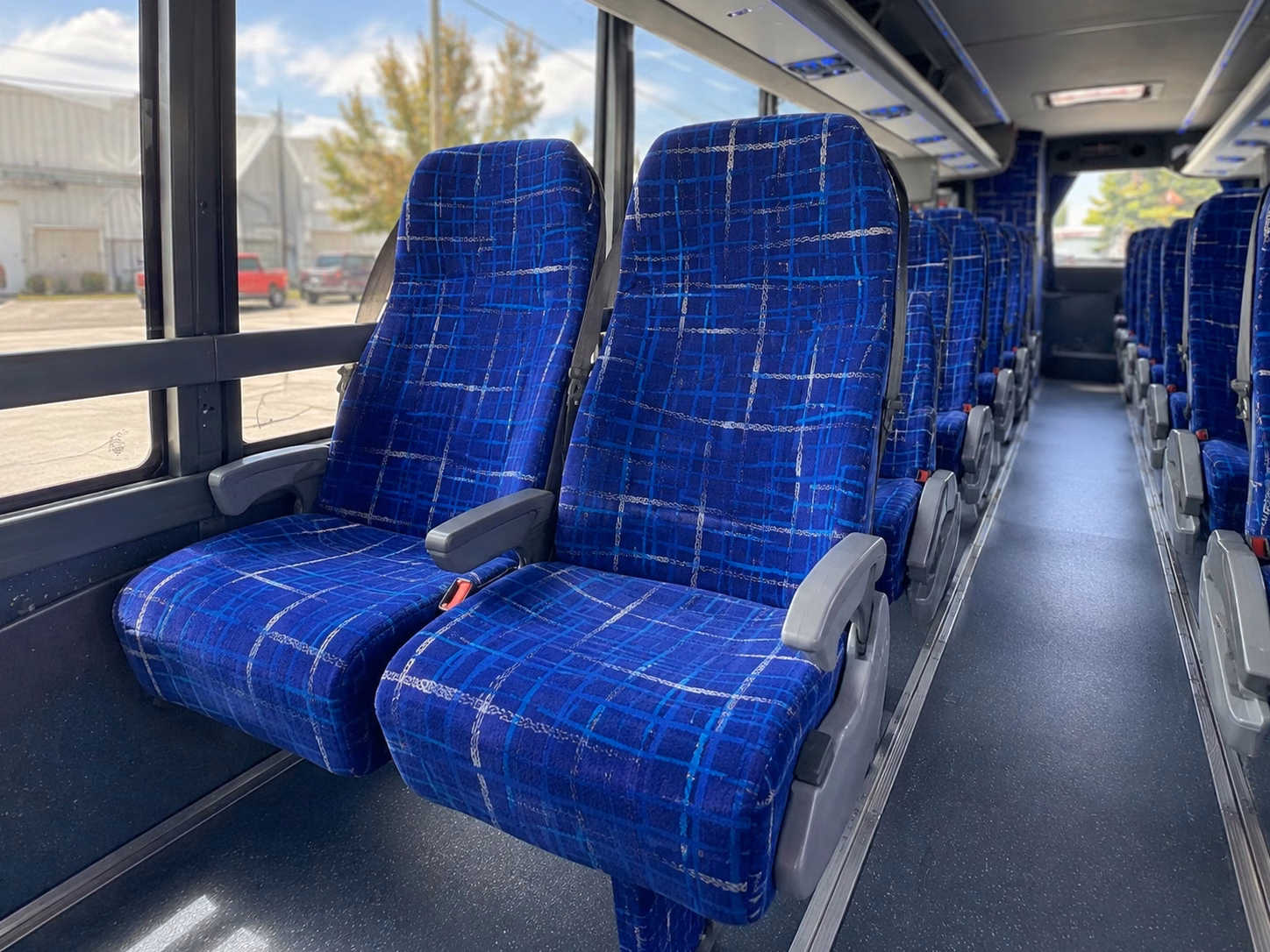 plantation and waterfront venue shuttle bus rentals in charleston